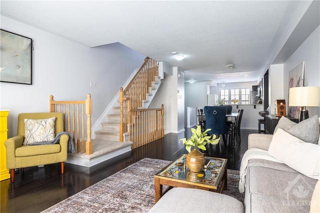 935 Eastboro Avenue, Townhouse with 2 bedrooms, 2 bathrooms and 3 parking in Ottawa ON | Image 12