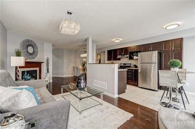 407 Dusk Private, Townhouse with 3 bedrooms, 3 bathrooms and 4 parking in Ottawa ON | Image 8