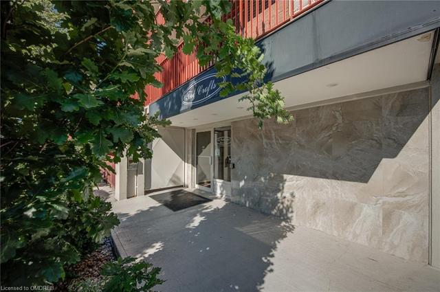 804 - 141 Catharine Street S, House attached with 1 bedrooms, 1 bathrooms and null parking in Hamilton ON | Image 2