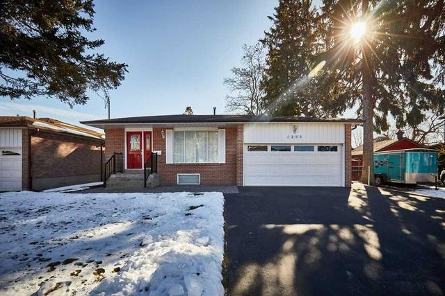 1295 Commerce St, House detached with 4 bedrooms, 2 bathrooms and 8 parking in Pickering ON | Image 1