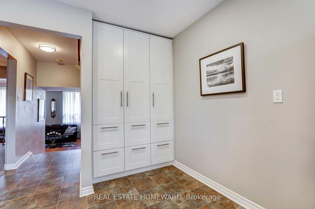 17 Poplar Cres, Townhouse with 3 bedrooms, 2 bathrooms and 3 parking in Aurora ON | Image 10