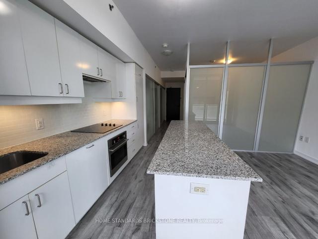 3306 - 426 University Ave, Condo with 1 bedrooms, 1 bathrooms and 0 parking in Toronto ON | Image 4