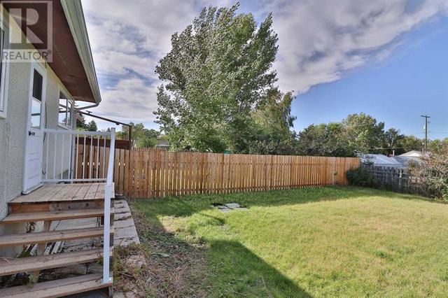 143, - 145 7a Avenue W, Home with 10 bedrooms, 4 bathrooms and 4 parking in Cardston AB | Image 23