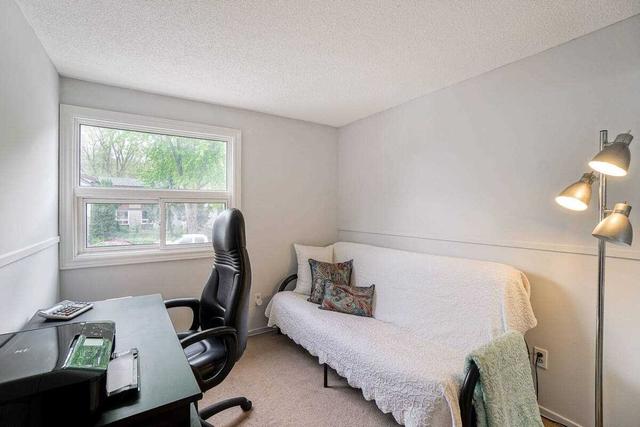 14 Hero Sq, House detached with 3 bedrooms, 1 bathrooms and 2 parking in Brampton ON | Image 13