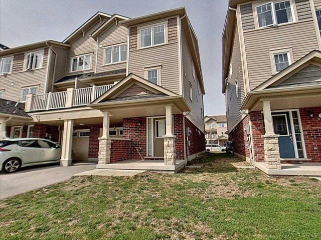 27 Great Gabe Cres, House attached with 2 bedrooms, 2 bathrooms and 3 parking in Oshawa ON | Image 1