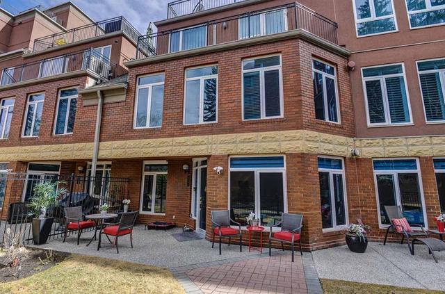 2101, - 400 Eau Claire Avenue, Condo with 2 bedrooms, 1 bathrooms and 1 parking in Calgary AB | Card Image