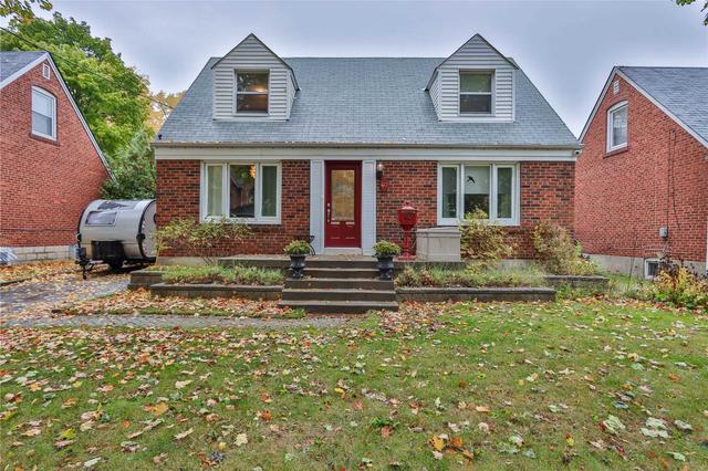 40 Bevdale Rd, House detached with 3 bedrooms, 2 bathrooms and 3 parking in Toronto ON | Image 1