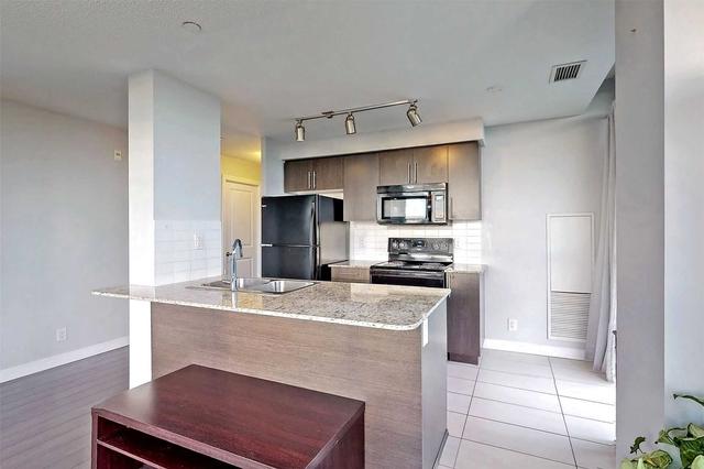1118 - 80 Esther Lorrie Dr, Condo with 2 bedrooms, 2 bathrooms and 1 parking in Toronto ON | Image 3