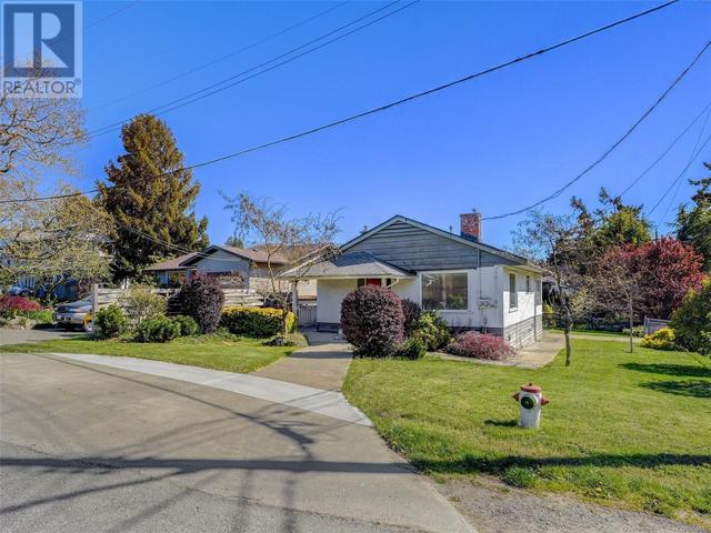 7261 Peden Lane, House detached with 2 bedrooms, 1 bathrooms and 2 parking in Central Saanich BC | Image 25