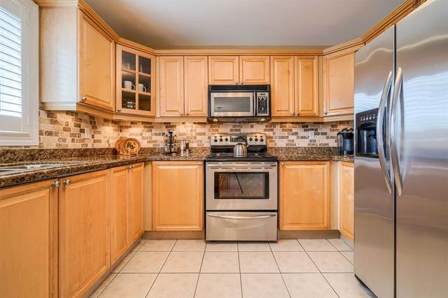 99 Guildwood Dr, House detached with 4 bedrooms, 4 bathrooms and 6 parking in Clarington ON | Image 3