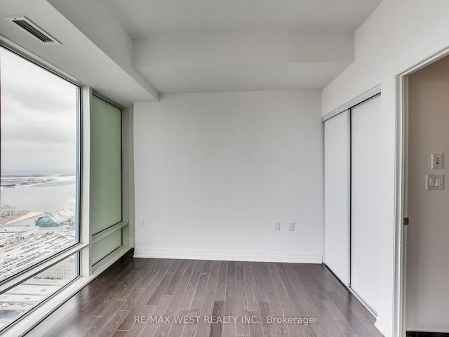 4407 - 8 The Esplanade Ave, Condo with 2 bedrooms, 2 bathrooms and 1 parking in Toronto ON | Image 16
