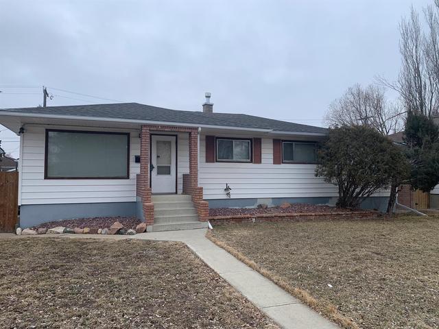 1131 29 Street S, House detached with 2 bedrooms, 2 bathrooms and 4 parking in Lethbridge AB | Image 1