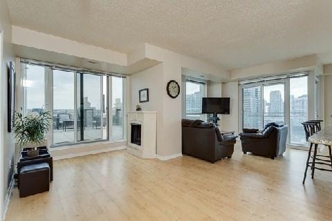2002 - 628 Fleet St, Condo with 2 bedrooms, 2 bathrooms and 1 parking in Toronto ON | Image 2