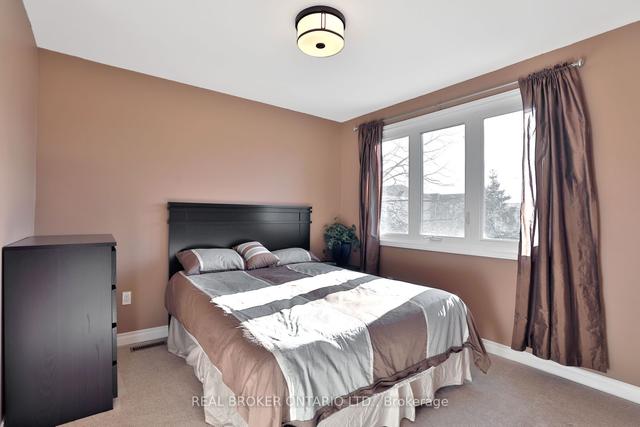 3521 Toffee St, House detached with 3 bedrooms, 2 bathrooms and 3 parking in Burlington ON | Image 11
