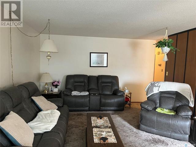 407 3rd Street E, House detached with 3 bedrooms, 2 bathrooms and null parking in Wynyard SK | Image 7