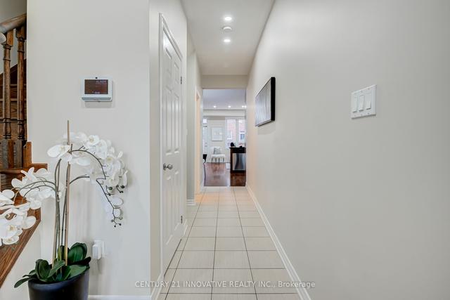875 Transom Cres, House attached with 3 bedrooms, 4 bathrooms and 3 parking in Milton ON | Image 27