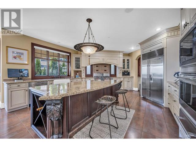 2336 Kadlec Court, House detached with 7 bedrooms, 7 bathrooms and 4 parking in West Vancouver BC | Image 15