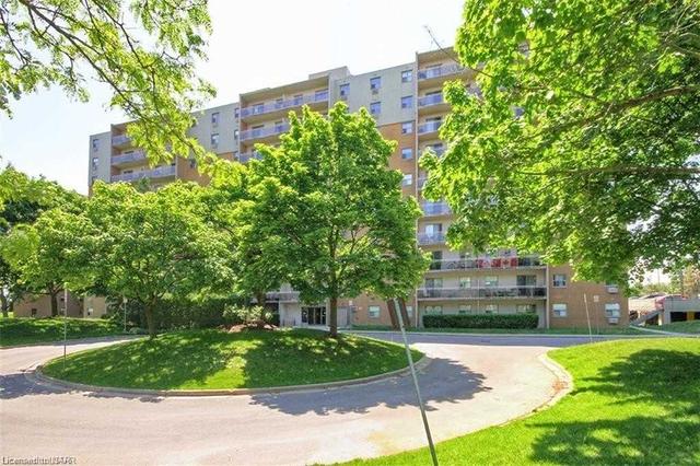 204 - 931 Wonderland Rd S, Condo with 2 bedrooms, 1 bathrooms and 1 parking in London ON | Card Image