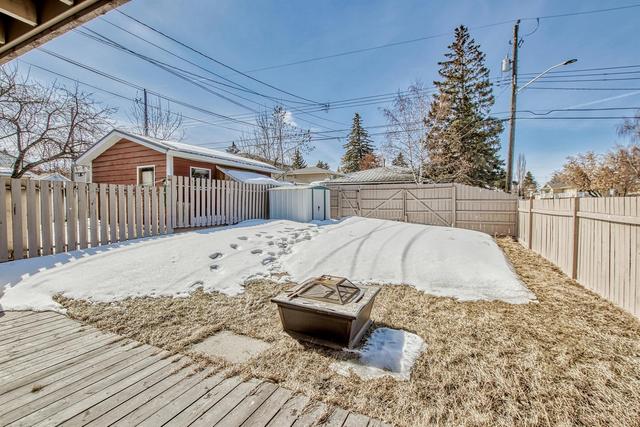 1601a 42 Street Sw, House detached with 4 bedrooms, 2 bathrooms and null parking in Calgary AB | Image 45