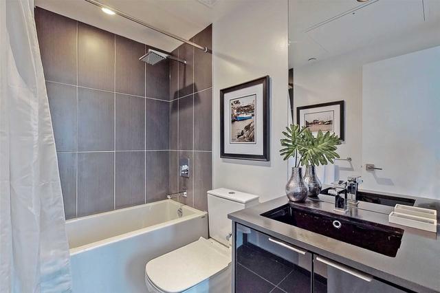3815 - 70 Temperance St, Condo with 2 bedrooms, 2 bathrooms and 1 parking in Toronto ON | Image 5