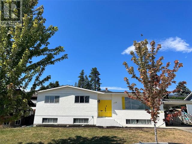 1738 Smithson Drive, House detached with 5 bedrooms, 2 bathrooms and null parking in Kelowna BC | Image 1