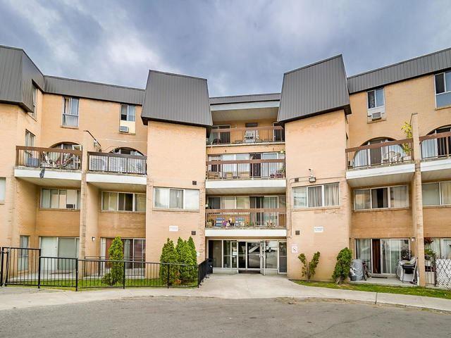 1014 - 100 Mornelle Crt, Townhouse with 2 bedrooms, 2 bathrooms and 1 parking in Toronto ON | Image 2