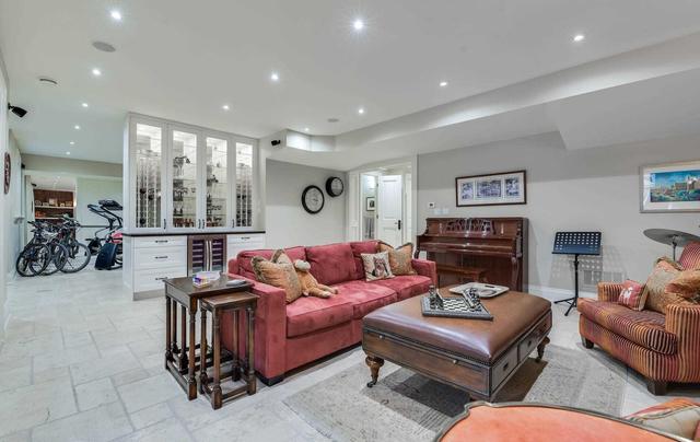 368 Russell Hill Rd, House detached with 4 bedrooms, 7 bathrooms and 6 parking in Toronto ON | Image 19