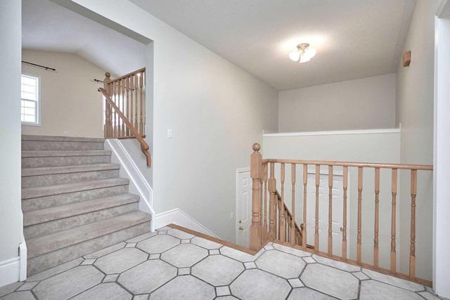 111 Huronia Rd, House detached with 3 bedrooms, 3 bathrooms and 4 parking in Barrie ON | Image 5
