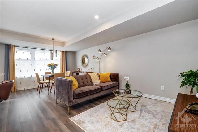 547 Ozawa Private, House attached with 2 bedrooms, 2 bathrooms and 1 parking in Ottawa ON | Image 4