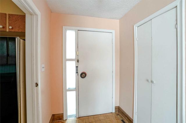 12084 Hurontario St, House detached with 3 bedrooms, 1 bathrooms and 11 parking in Brampton ON | Image 8