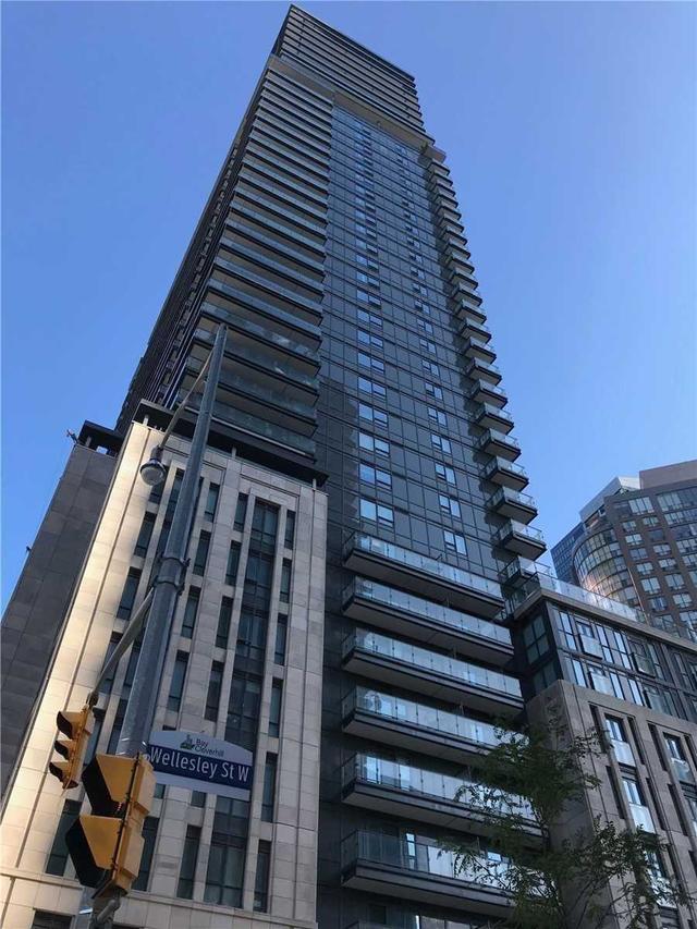 2308 - 955 Bay St, Condo with 1 bedrooms, 1 bathrooms and 0 parking in Toronto ON | Image 1