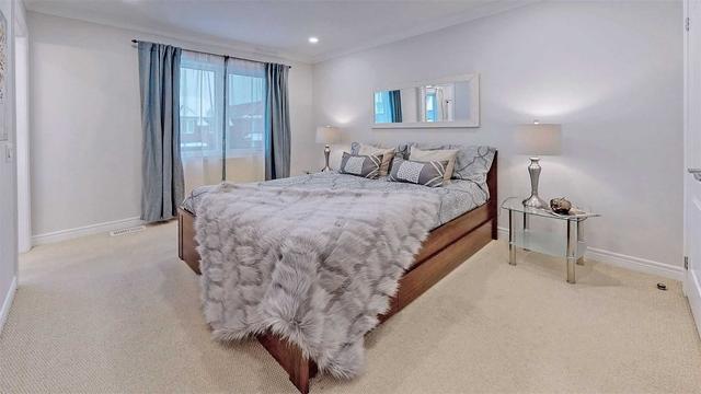 52 Israel Zilber Dr, House detached with 4 bedrooms, 4 bathrooms and 4 parking in Vaughan ON | Image 8