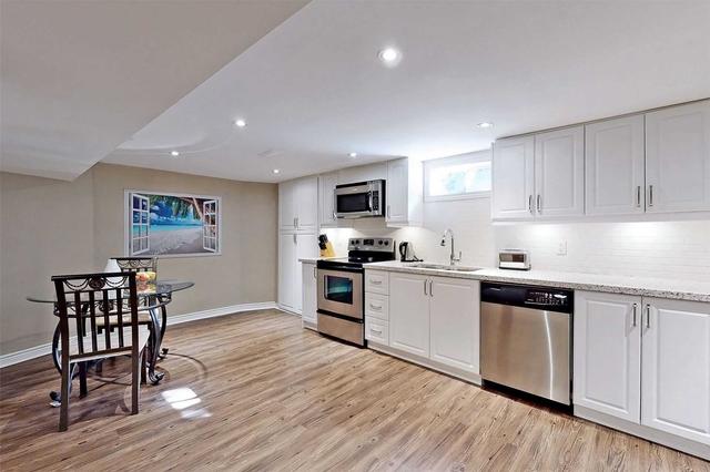 8 Brogan Crt, House detached with 4 bedrooms, 5 bathrooms and 9 parking in Markham ON | Image 21
