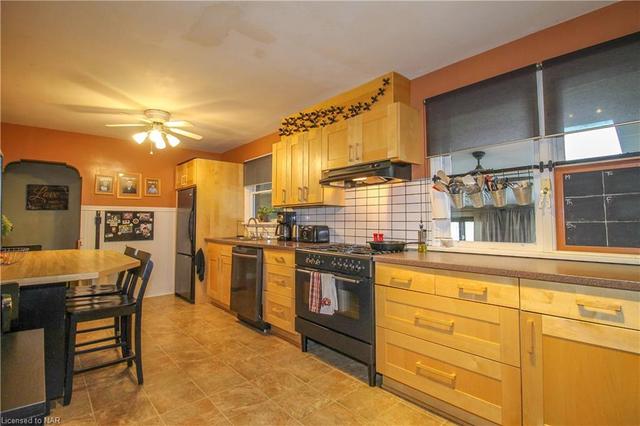 70 Crestdale Avenue, House detached with 5 bedrooms, 1 bathrooms and 4 parking in St. Catharines ON | Image 6