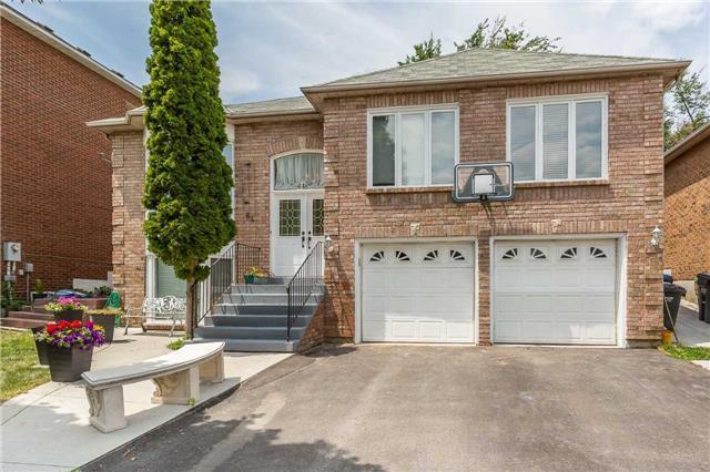 64 Leeward Dr, House detached with 3 bedrooms, 3 bathrooms and 2 parking in Brampton ON | Image 1