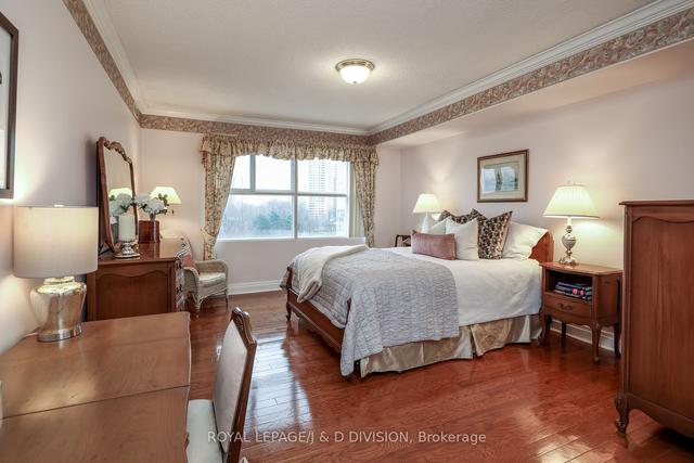 528 - 18 Concorde Pl, Condo with 2 bedrooms, 2 bathrooms and 2 parking in Toronto ON | Image 9