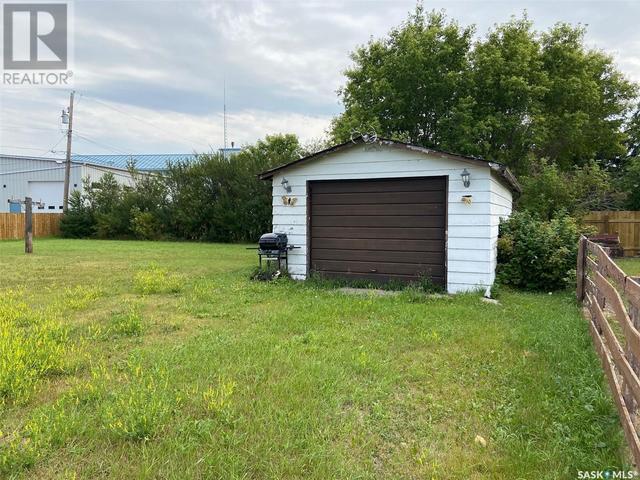 107 Main Street, House detached with 3 bedrooms, 2 bathrooms and null parking in Lanigan SK | Image 24