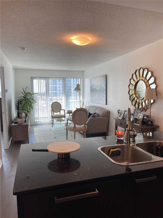 1002 - 5162 Yonge St, Condo with 1 bedrooms, 1 bathrooms and 1 parking in Toronto ON | Image 3