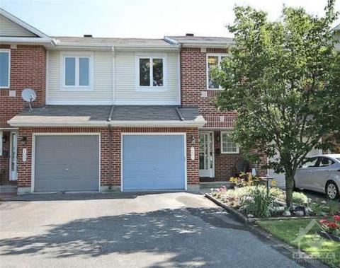 111 Meadowbreeze Drive, Townhouse with 4 bedrooms, 3 bathrooms and 2 parking in Ottawa ON | Card Image