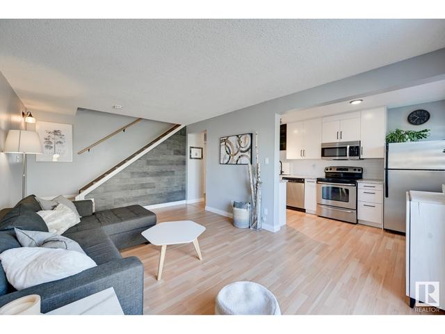 19 - 10324 119 St Nw, Condo with 2 bedrooms, 1 bathrooms and 1 parking in Edmonton AB | Card Image