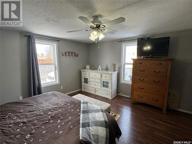 415 2nd Avenue E, House detached with 4 bedrooms, 2 bathrooms and null parking in Biggar SK | Image 19