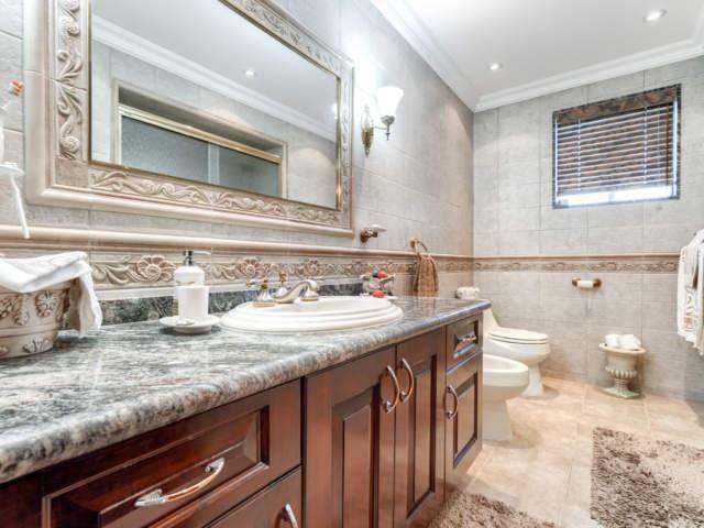 449 Queens Dr, House detached with 4 bedrooms, 4 bathrooms and 6 parking in Toronto ON | Image 14