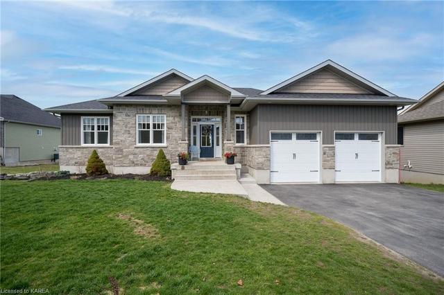 136 Morgan Drive, House detached with 4 bedrooms, 3 bathrooms and 4 parking in South Frontenac ON | Image 1