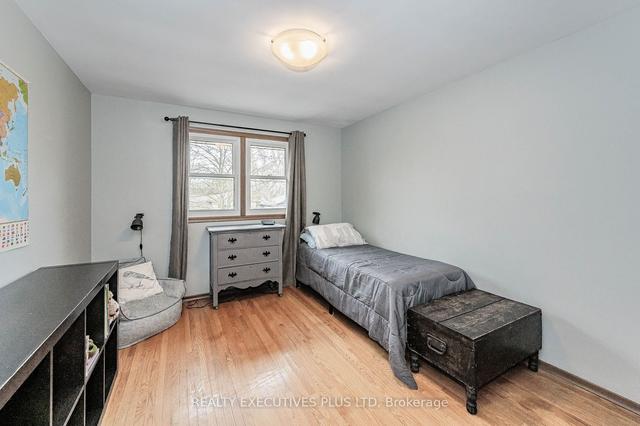 22 Cedar St, House detached with 3 bedrooms, 2 bathrooms and 5 parking in Guelph ON | Image 13