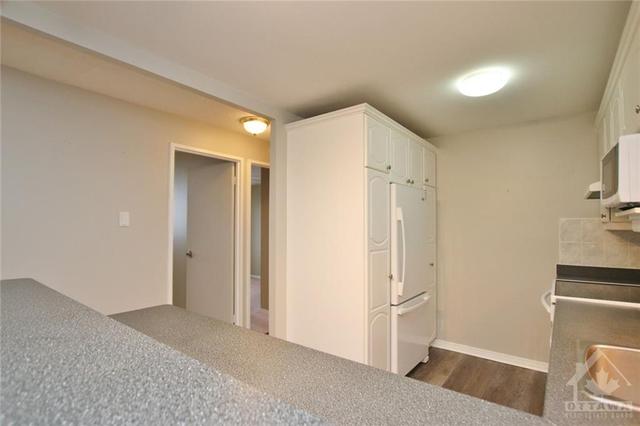 1402 - 415 Greenview Avenue, Condo with 2 bedrooms, 1 bathrooms and 1 parking in Ottawa ON | Image 7