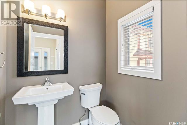 120 3rd Street E, House semidetached with 4 bedrooms, 4 bathrooms and null parking in Saskatoon SK | Image 12