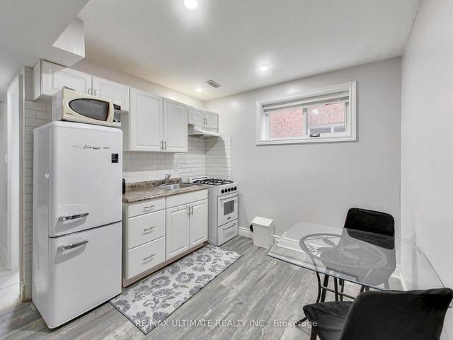 436 Gilbert Ave, House semidetached with 3 bedrooms, 4 bathrooms and 5 parking in Toronto ON | Image 24