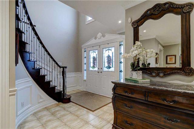 92 Lamar St, House detached with 4 bedrooms, 4 bathrooms and 4 parking in Vaughan ON | Image 2