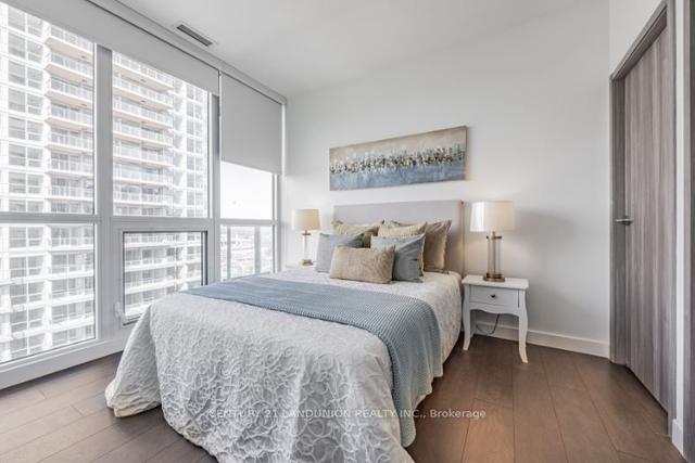 2506 - 85 Mcmahon Dr, Condo with 2 bedrooms, 2 bathrooms and 1 parking in Toronto ON | Image 5