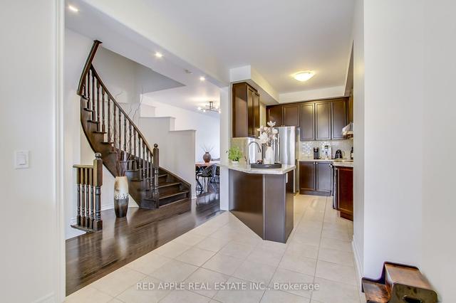 2885 Elgin Mills Rd E, House attached with 4 bedrooms, 4 bathrooms and 3 parking in Markham ON | Image 2